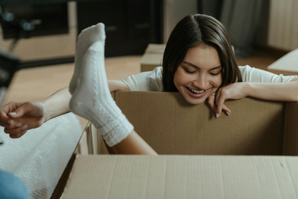 Conseils incontournables pour transporter un réfrigérateur encombrant en toute sécurité sans craindre le renversement